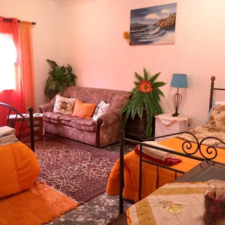 2 Bedrooms At 30 M Away From The Beach With Furnished Terrace And Wifi Apartment