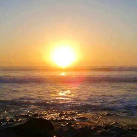 2 Bedrooms At 30 M Away From The Beach With Furnished Terrace And Wifi *