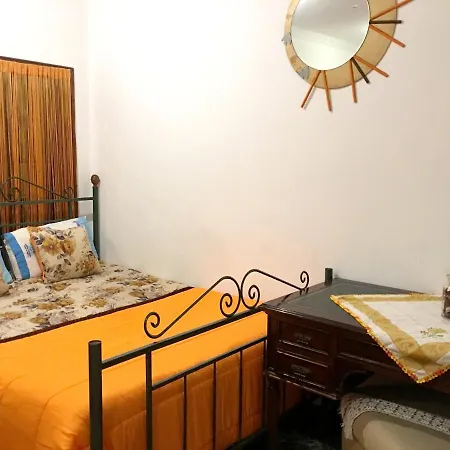 2 Bedrooms At 30 M Away From The Beach With Furnished Terrace And Wifi *